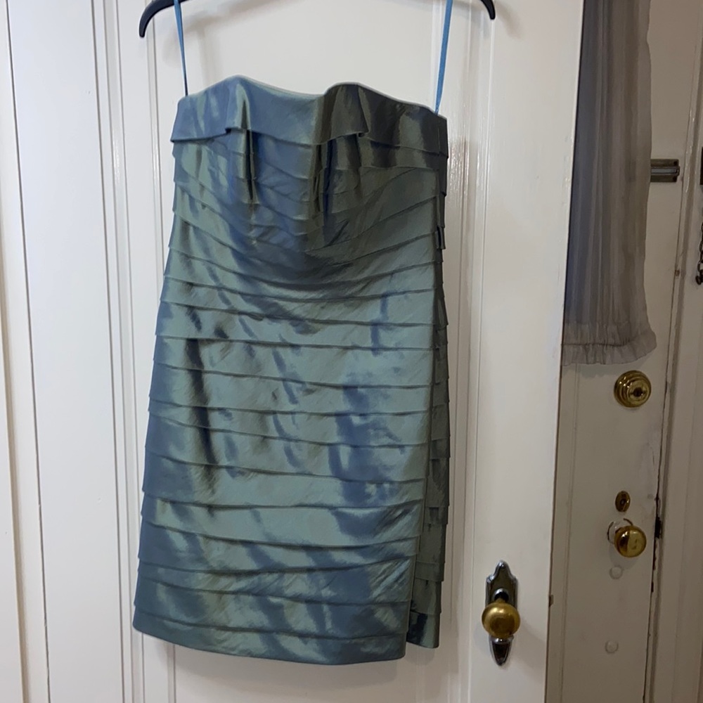 Strapless formal dress